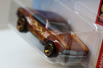 Hot Wheels '67 Camaro HW Flames GHD59 - Plus (+) a Bonus Hot Wheel