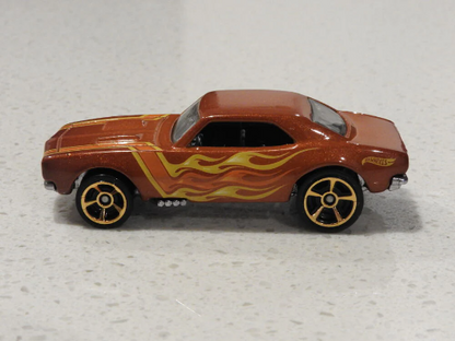 Hot Wheels '67 Camaro HW Flames GHD59 - Plus (+) a Bonus Hot Wheel