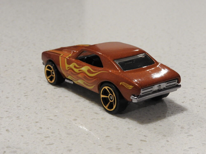 Hot Wheels '67 Camaro HW Flames GHD59 - Plus (+) a Bonus Hot Wheel