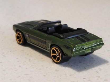 Hot Wheels '69 Camaro HW Roadsters GHG06 - Plus (+) a Bonus Hot Wheel