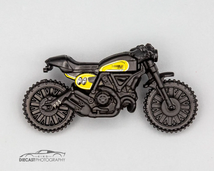 Hot Wheels Ducati Scrambler HW Baja Blazers GRX24 - Plus (+) a Bonus Hot Wheel