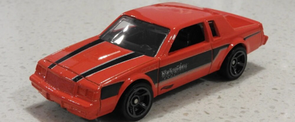 Hot Wheels '87 Buick Regal GNX HW Muscle Mania GTB43 - Plus (+) a Bonus Hot Wheel