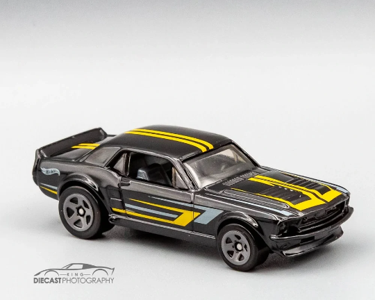 Hot Wheels '67 Ford Mustang Coupe HW Muscle Mania GTC15 - Plus (+) a Bonus Hot Wheel
