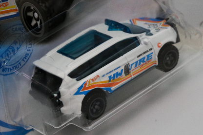 Hot Wheels Chrysler Pacifica HW Metro GTC89 - Treasure Hunt - Plus (+) a Bonus Hot Wheel