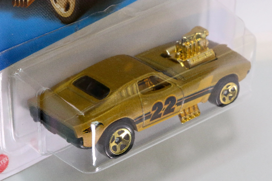 Hot Wheels Rodger Dodger HCW12 - 2022 Meijer Exclusive Gold Edition - Rare