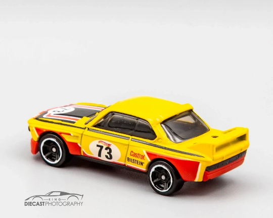 Hot Wheels '73 BMW 3.0 CSL Race Car HW Retro Racers HCW51 - Plus (+) a Bonus Hot Wheel