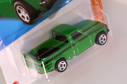 Hot Wheels Mazda Repu HW Hot Trucks HCW82 - Plus (+) a Bonus Hot Wheel