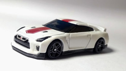 Hot Wheels '17 Nissan GT-R (R35) HW Speed Graphics GHC83 - Plus (+) a Bonus Hot Wheel