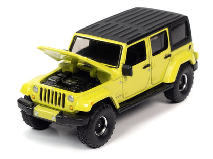 Auto World 2017 Jeep Wrangler Sahara Unlimited AWSP077A - Hyper Green