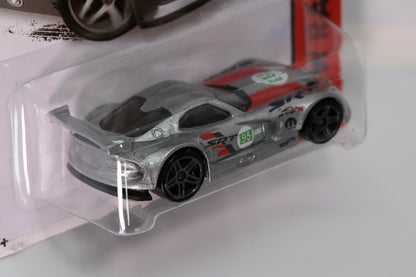 Hot Wheels SRT Viper GTS-R HW Race CFG99 - Plus (+) a Bonus Hot Wheel